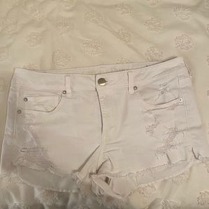 American Eagle super stretch white jean shorts